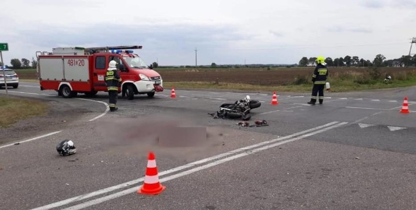 Wypadek w Kończewicach 11.09.2018. Samochód osobowy wjechał w motocyklistę na skrzyżowaniu w Kończewicach [zdjęcia]