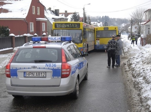 Dwa autobusy zakleszczyly sie na ul. Raclawickiej w Slupsku