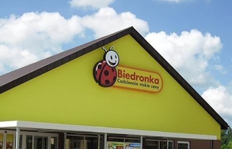 Pracownik sklepu Biedronka poinformował dyżurnego w Bytowie o ujęciu sprawcy kradzieży sklepowej.