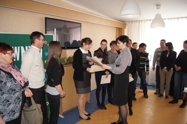 Gratulacje uczniom i rodzicom złożyła Małgorzata Bednarska, dyrektorka Zespołu Szkół numer 2 imienia Ludwika Skowyry w Przyusze.