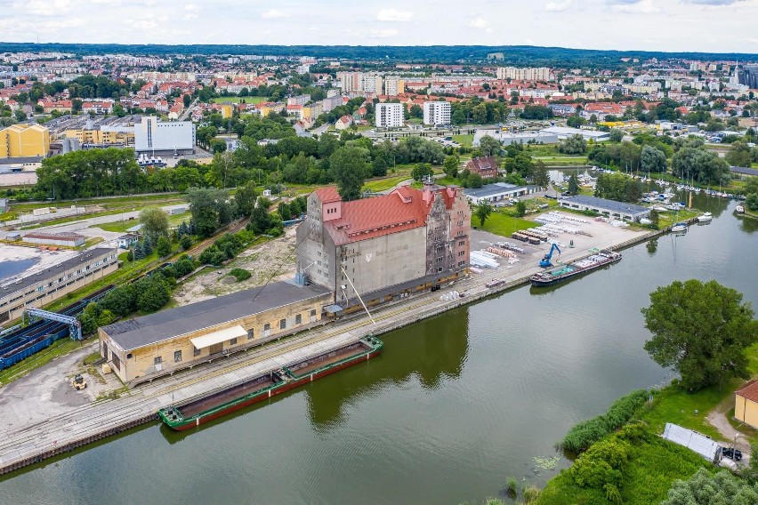 Rząd chce, by port w Elblągu przejęło państwo. Samorząd nie inwestuje w jego modernizację. ZDJĘCIA