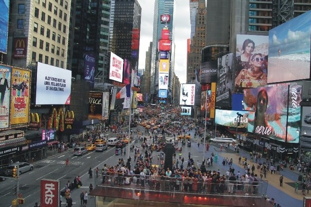 Polacy na razie nie mają co liczyć na zniesienie wiz do USA. Nz. jedno z najsłynniejszych miejsc w USA - Times Square w Nowym Jorku.