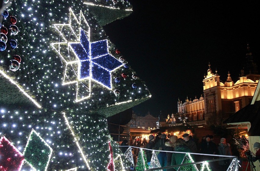 Świąteczne iluminacje Krakowa. Miasto niczym z bajki [ZDJĘCIA]