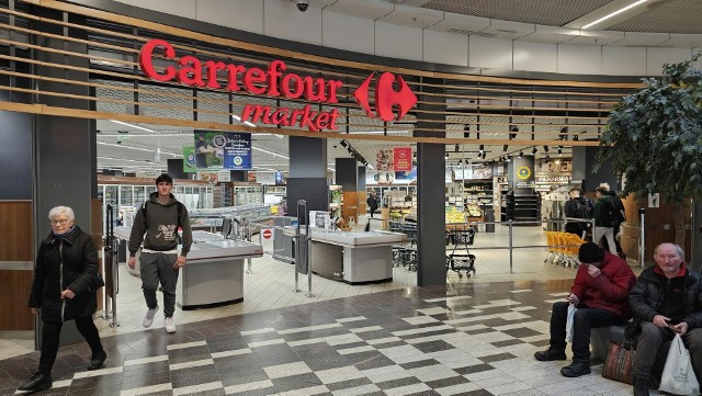 Carrefour w Galerii Korona w Kielcach jest już pusty. Powstanie tu Auchan Supermarket.