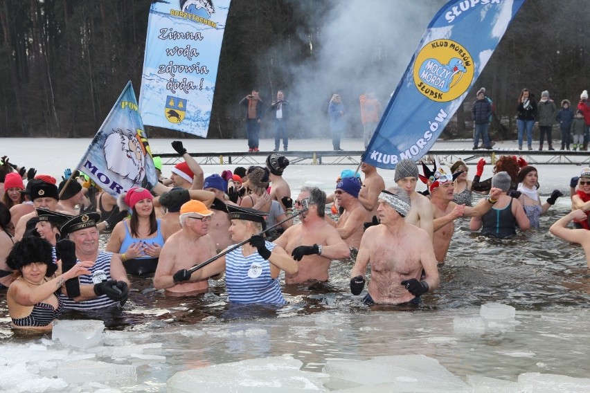 Zaproszenie do Korzybia na niedzielną kąpiel zimową w jeziorze