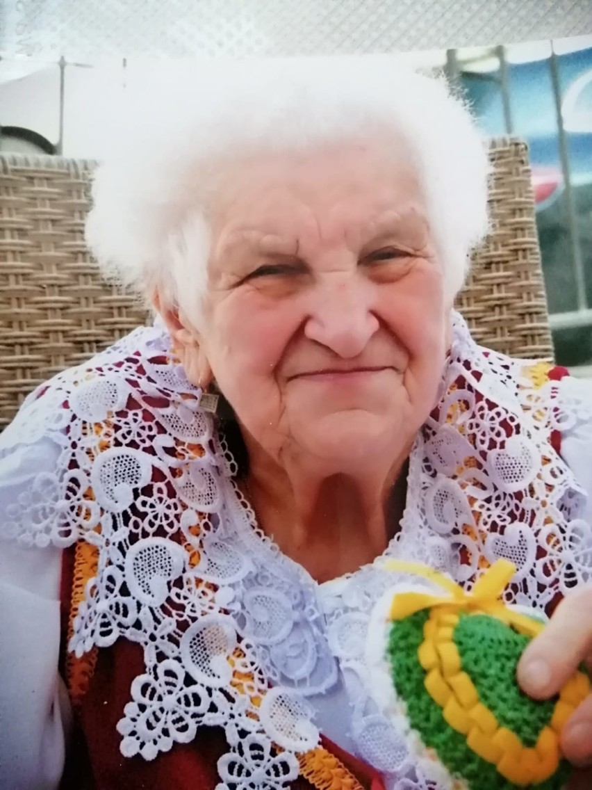 Maria Rzeszutek z Cmolasu kończy 90 lat. To kobieta z sercem na dłoni. O takich społeczników niezwykle trudno