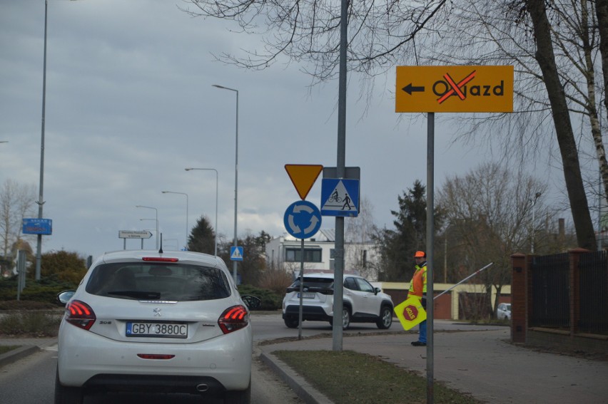 Policjanci z Bytowa apelują do kierowców, żeby zwracali...