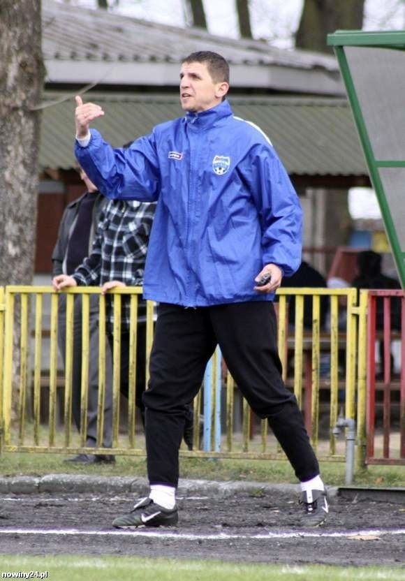 Andrzej Jaskot występował już na obiekcie Kolbuszowianki w roli trenera.... Wisłoka Wiśniowa. 28 marca 2010 kolbuszowianie pokonali Wiśniową 4-1.