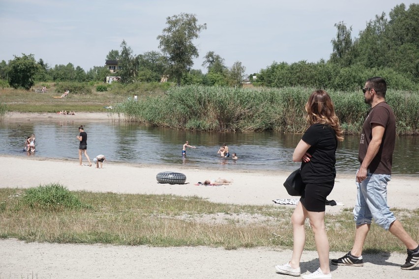 Łodzianie na kąpieliskach: Fala, Arturówek, Uroczysko Lublinek. Na plażach w niedzielę wypoczywały tam tłumy łodzian! Zobacz zdjęcia