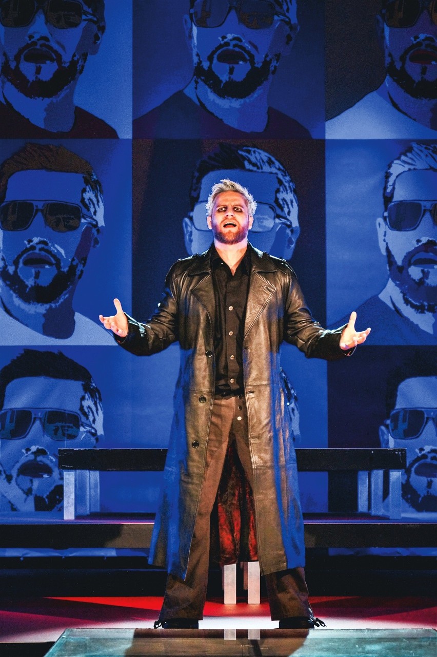 "Klaus - obsesja miłości": Teatr i sztuka ochronią przed dyktaturą jednostronnych? [RECENZJA]