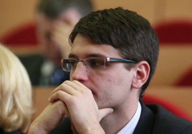 Mariusz Kamiński to podlaski poseł PiS. Często występuje publicznie reprezentując Prawo i Sprawiedliwość.