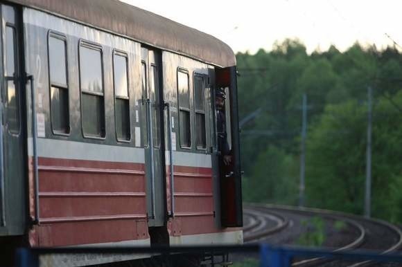 Kolejny tragiczny wypadek w regionie. W Łobzie na przejeździe kolejowym zginęły dwie osoby.