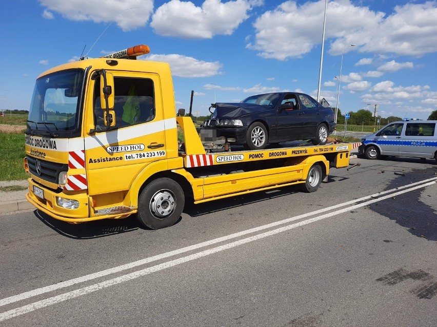 31-latek z Przemyśla po alkoholu wsiadł do BMW i spowodował dwie kolizje. Nie miał prawa jazdy [ZDJĘCIA INTERNAUTY]