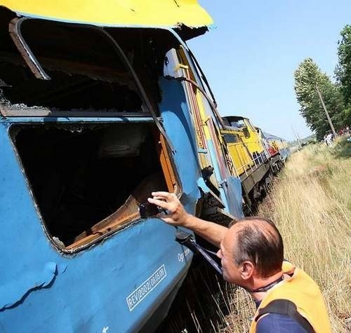 Zniszczone wagony po wypadku w Korzybiu.