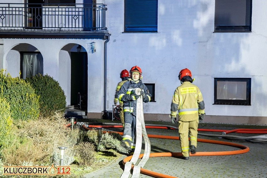 Gaszenie pożaru w domu w Gierałcicach koło Wołczyna