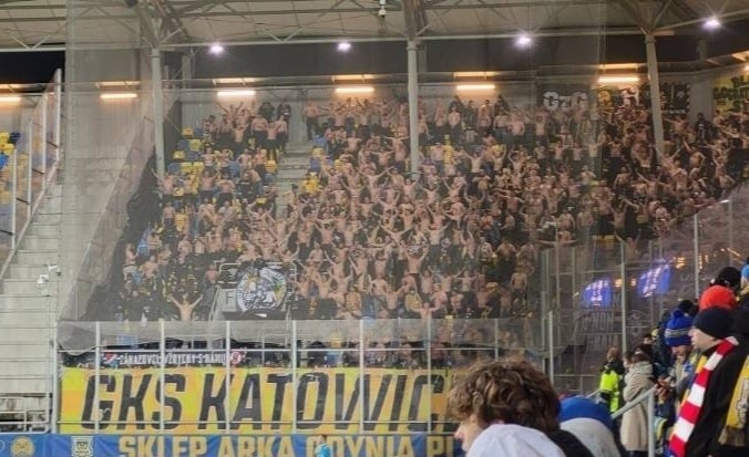 Na meczu w Gdyni było 621 kibiców GKS-u Katowice