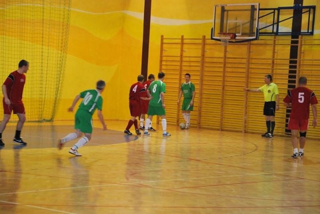 Fragment meczu pierwszej Sandomierskiej Ligi Futsalu, pomiędzy Automotive, a CC Motor Sport.