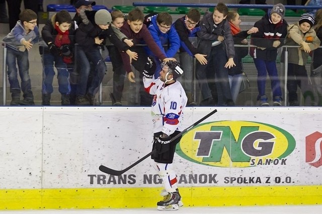 Dla sanoczan ten mecz będzie okazją do rewanżu za przegrany finał Pucharu Polski. Na zdjęciu Robert Kostecki, dwukrotny mistrz Polski w barwach Cracovii i ciarko PBS.