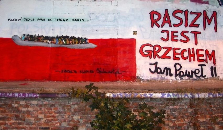 Odnowony mural w Żywcu z cytatem Jana Pawła II