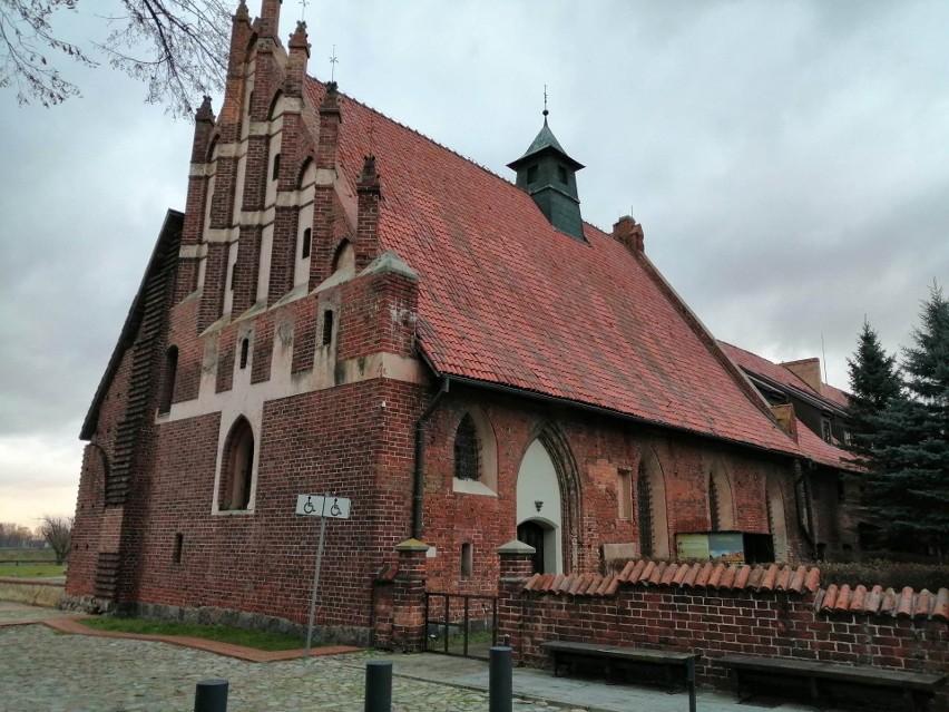 Malbork. Prace badawcze w Muzeum Zamkowym. Co skrywają posadzki w kościele św. Wawrzyńca? 