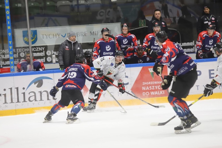 Hokeiści GKS Tychy pokonali Energę Toruń 4:1...