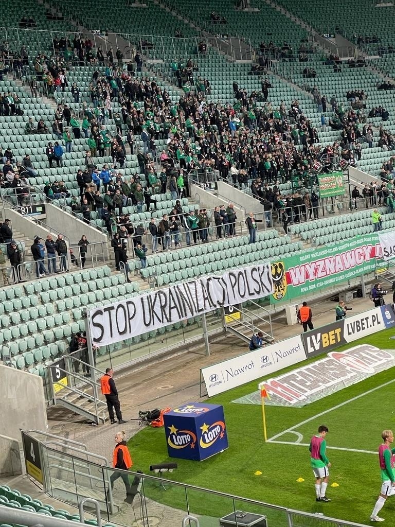 Transparent na meczu Śląsk - Warta Poznań