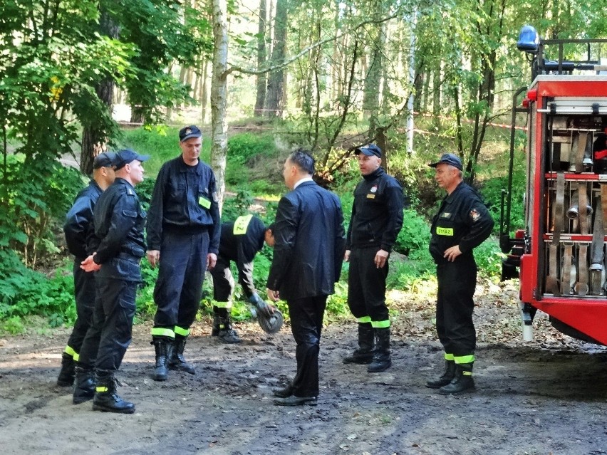 Prezydent Piły podjął wyzwanie. Oblał się lodowatą wodą!...