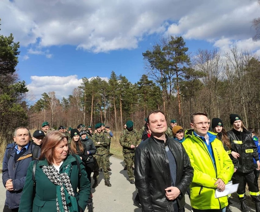 Amerykańscy żołnierze wzięli udział w drodze krzyżowej z Birczy do Łomnej w powiecie przemyskim [ZDJĘCIA]