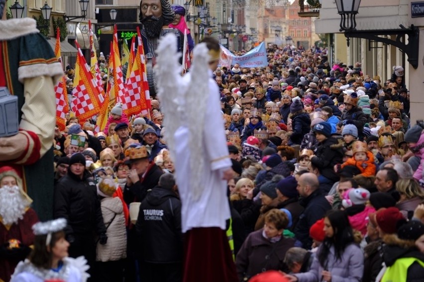 Ulicami Torunia przeszedł Orszak Trzech Króli. Zobaczcie...