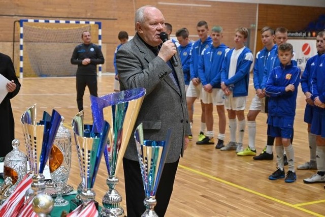 Świętokrzyski Klub Sportowy Rodzina Kielce ogłasza nabór chłopców do sekcji piłki nożnej. Do klubu przyjmowane są osoby z roczników 2003 i młodsi.