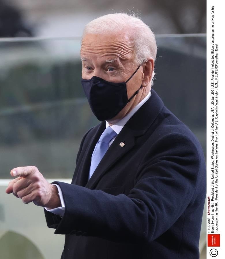 Joe Biden był ubrany od stóp do głów przez domy mody Ralpha...