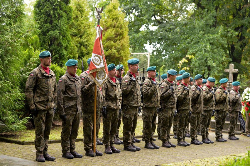 Przemyśl. 82. rocznica wybuchu II wojny światowej na Cmentarzu Wojskowym [ZDJĘCIA]