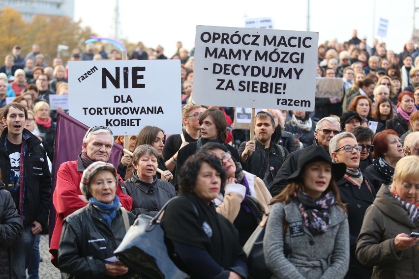 Czarny protest w miastach woj. śląskiego ZDJĘCIA + WIDEO