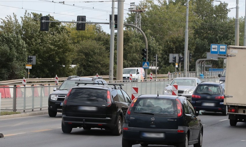 Korki na Estakadzie Pomorskiej w Szczecinie. Powód? Modernizacja. Zobacz ZDJĘCIA