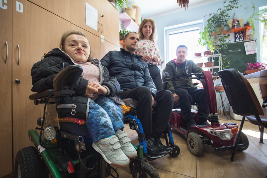 Niepełnosprawni z Ukrainy trafili do Słupska. Trzeba im...