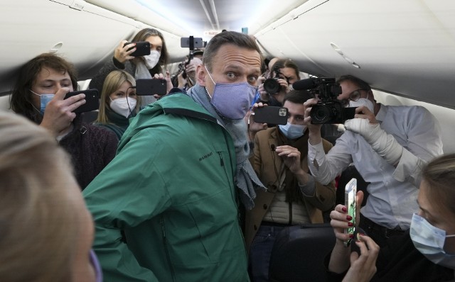 Opozycjonista rosyjski Aleksiej Nawalny wraca do Rosji. Aktywiści zatrzymani na moskiewskim lotnisku
