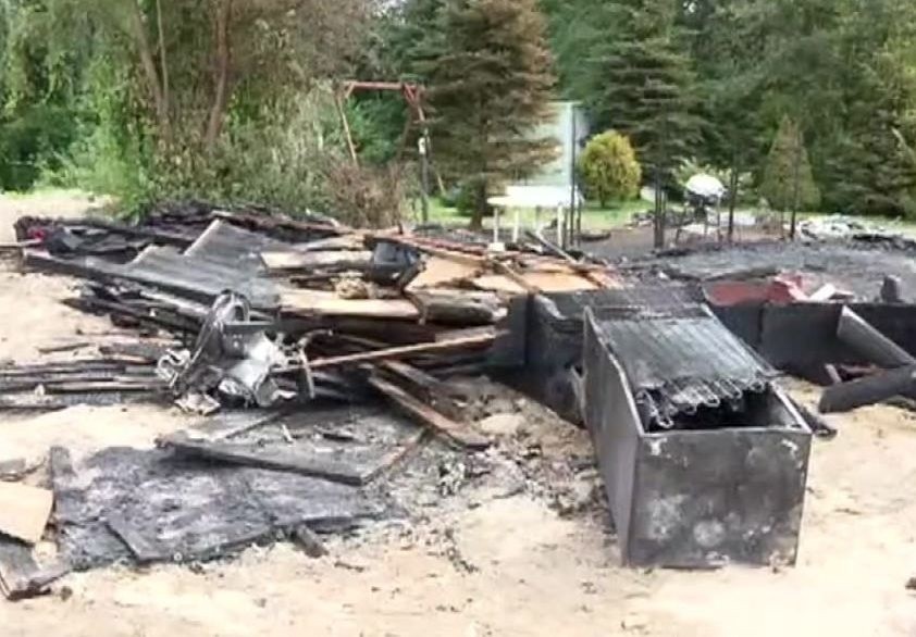 Tragedia w Wilczkowicach Dolnych. W pożarze zginęła babcia z malutkimi wnukami. Sprawę bada policja