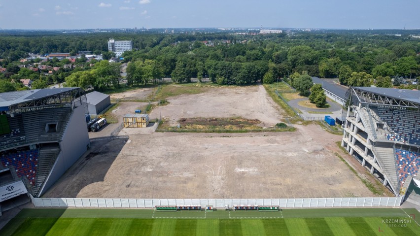 Na Arenie Zabrze trwa budowa ostatniej części stadionu...