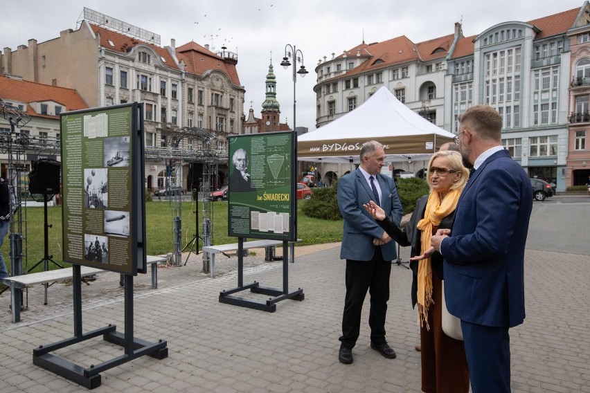 W piątek o godz. 11 na Placu Teatralnym została otwarta...