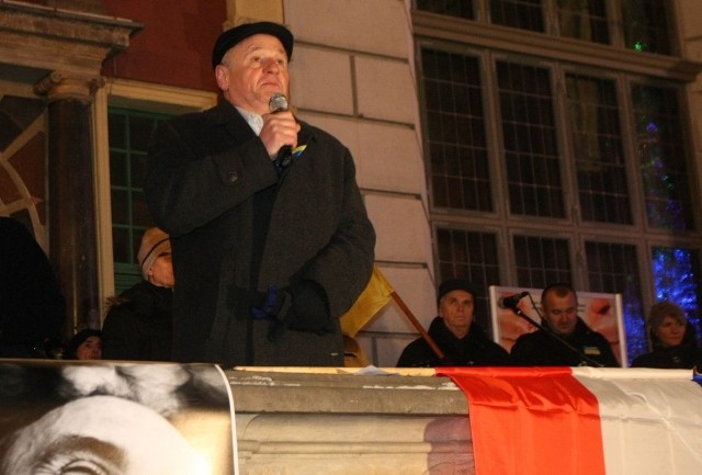 Zbigniew Bujak podczas piątkowej manifestacji "Solidarność z Ukrainą"