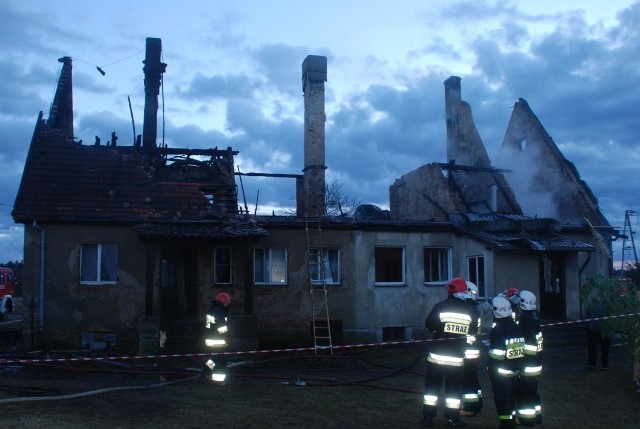 Spalony dom w Przylaskach.  