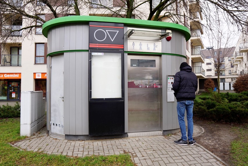 Lublin. Automatyczne toalety ZTM działają od 10 lat. Jaki jest bilans ich funkcjonowania?