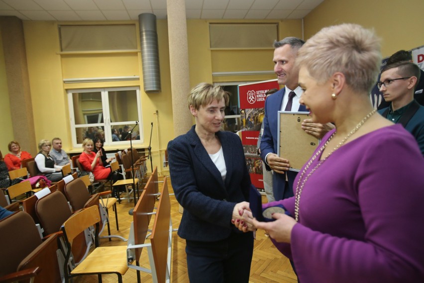 Oto laureaci tytułu „Nauczyciel na medal”. Wręczyliśmy nagrody zwycięzcom plebiscytu DZ [ZDJĘCIA]