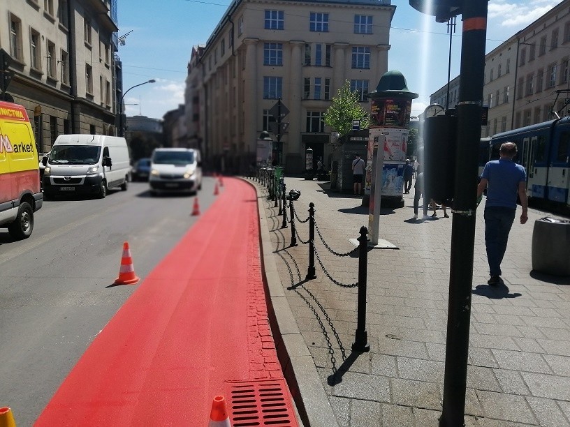 Kraków. Zaczęła się rewolucja na ulicach w centrum. Duże zmiany wprowadzono na ulicy Wielopole. Ale to dopiero początek [ZDJĘCIA]