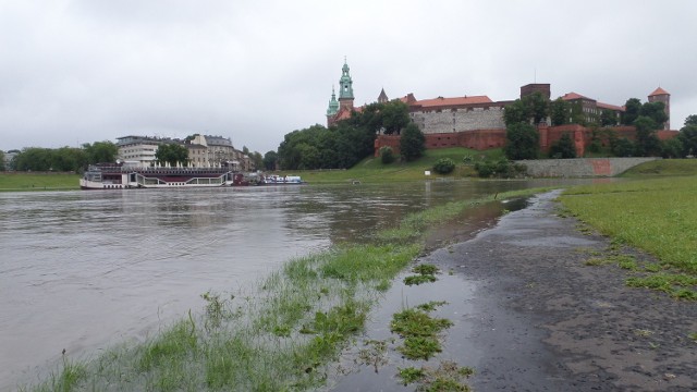 Poziom Wisły w Krakowie niepokojąco się podnosi.