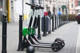 Źle zaparkowane hulajnogi będą odholowywane w Kielcach. Koszty poniesie użytkownik