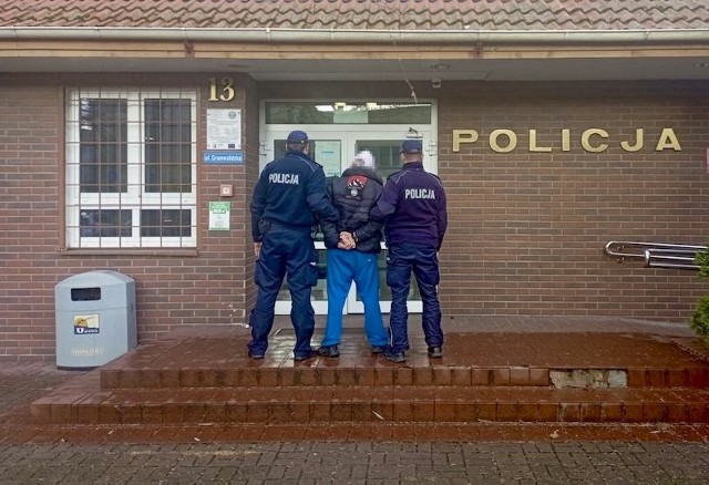 Policjanci z Komisariatu Policji w Ustce zatrzymali mieszkańca gminy Ustka, podejrzanego o włamania do kasetek na bilon, które umieszczone były na myjniach bezdotykowych.