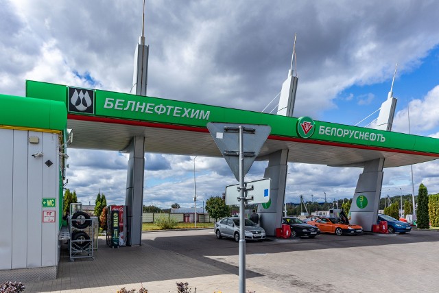 Jedna ze stacja paliw, należących do koncernu Biełnieftiechim