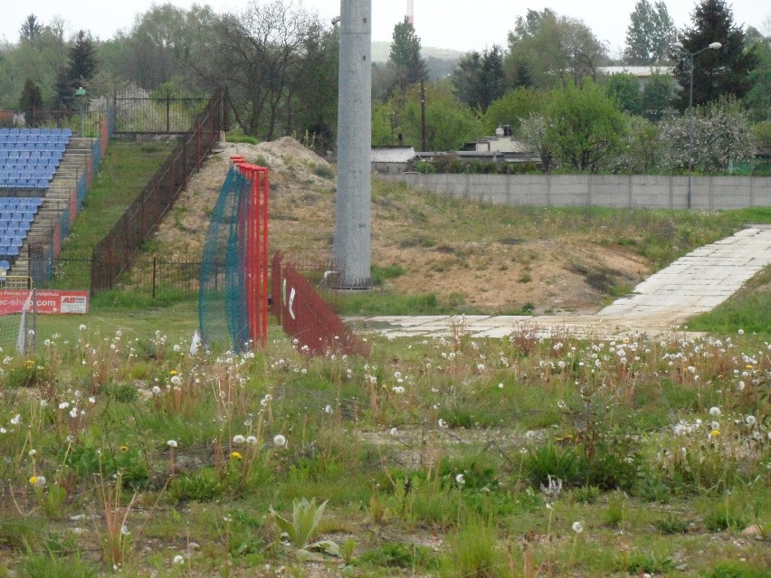 Stadion Polonii Bytom nie wygląda najlepiej [ZDJĘCIA]