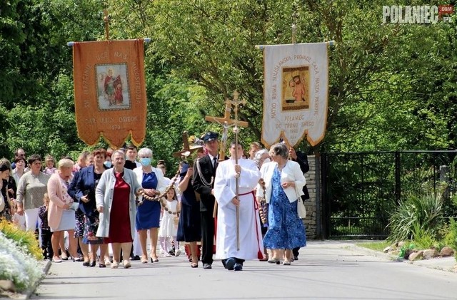 W czwartek, 3 czerwca w parafii Świętego Marcina w Połańcu miała miejsce uroczysta procesja Bożego Ciała. Miała piękną oprawę i odbywała się przy pięknej pogodzie. Więcej zdjęć na kolejnych slajdach